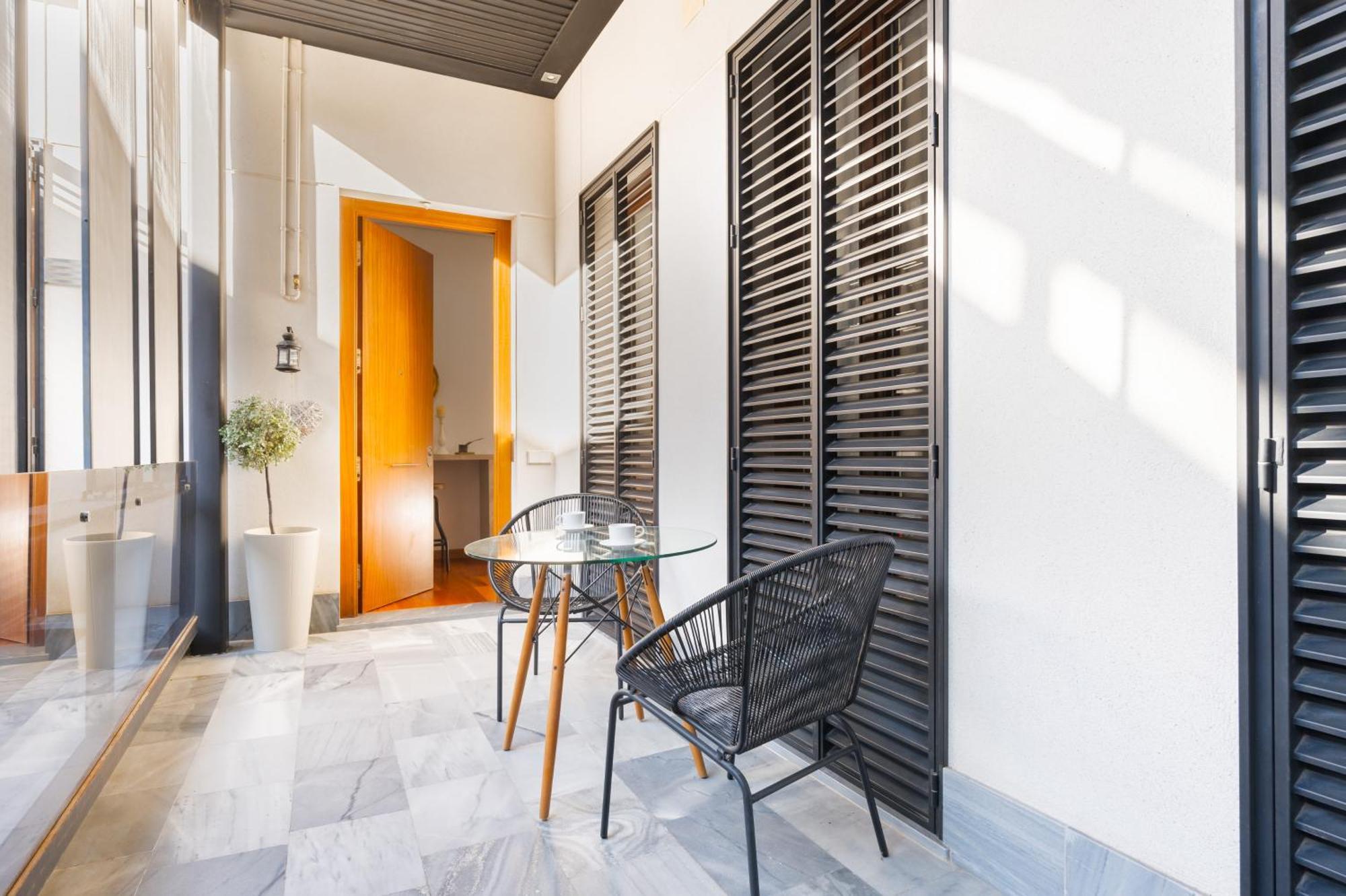 Attic With Terrace- 1Bd 1Bth- Corral Del Rey Appartement Sevilla Buitenkant foto