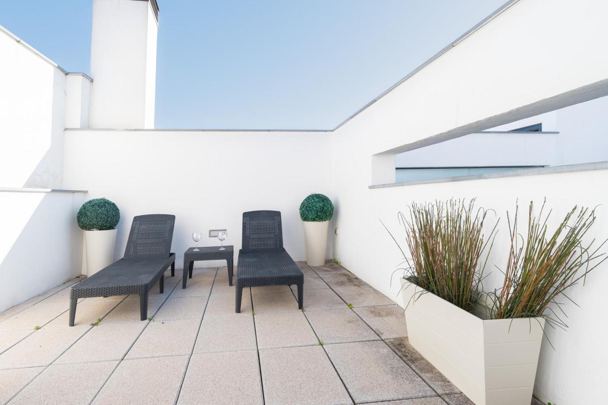 Attic With Terrace- 1Bd 1Bth- Corral Del Rey Appartement Sevilla Buitenkant foto